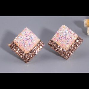 BRAND NEW FASHION EARRINGS